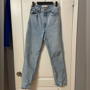 Abercrombie curve love the 90s straight leg